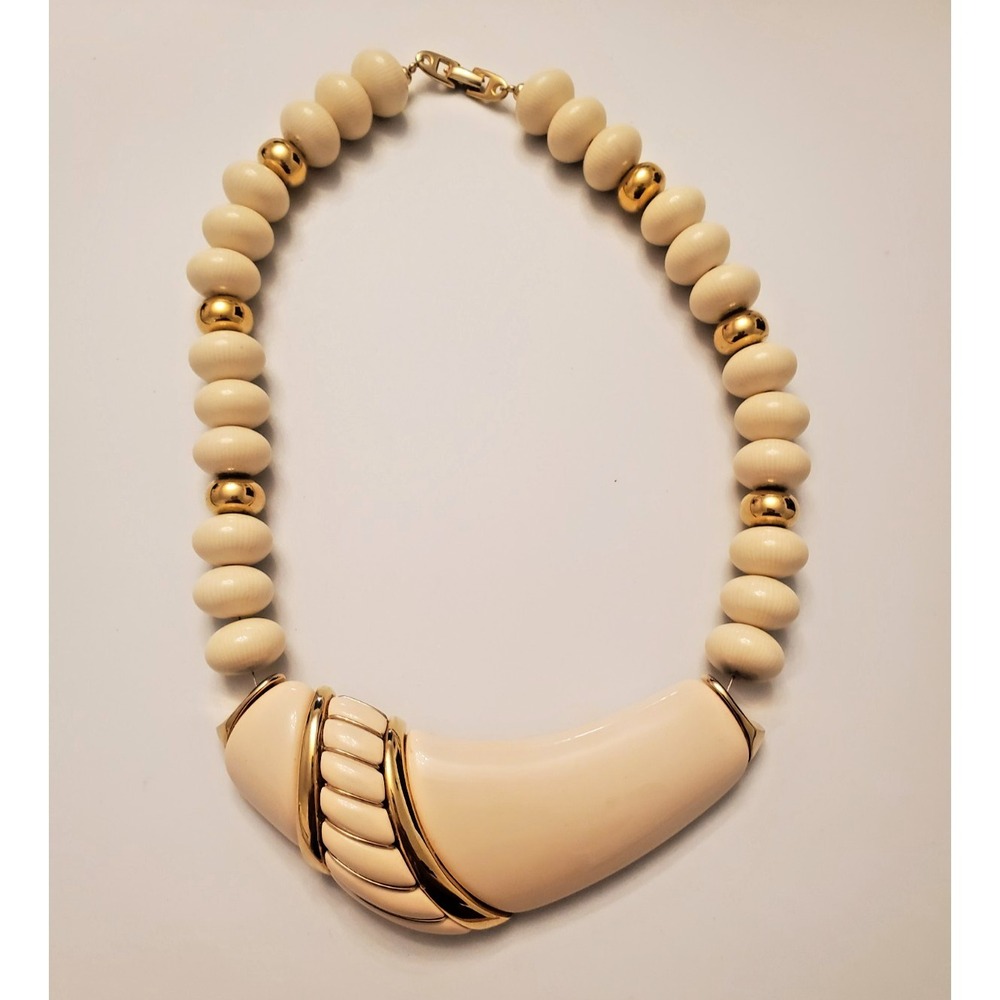 Napier Chunky Acrylic Bead Necklace Off White Gold Toned Vintage